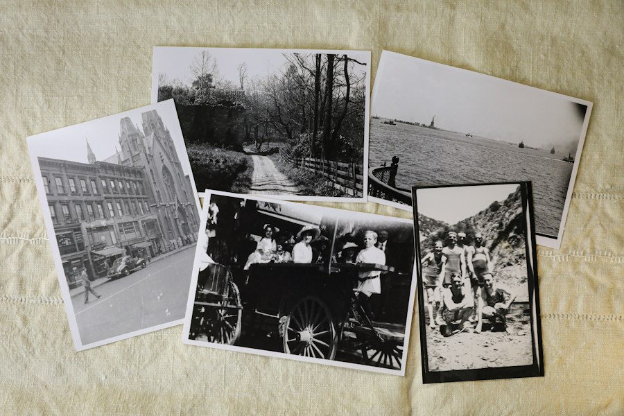 Photo historical postcards vintage travel