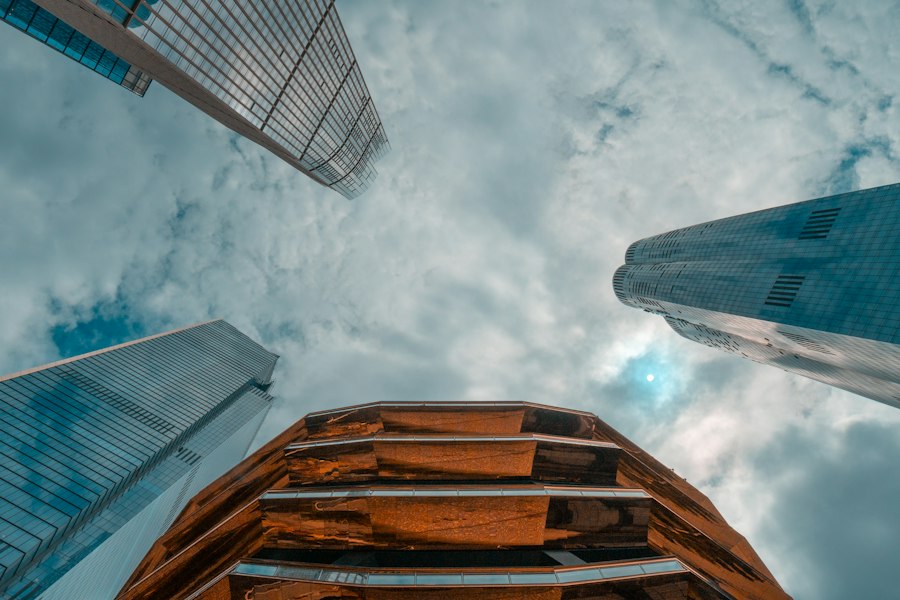 Photo hidden stories city towers
